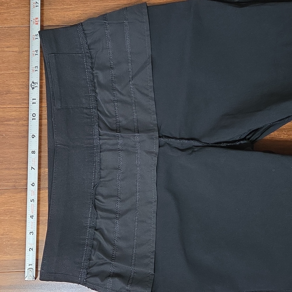 CHICOS SO SLIMMING BRIGITTE SIDE VENT BLACK CROP PANTS 0.5 - Picture 6 of 10